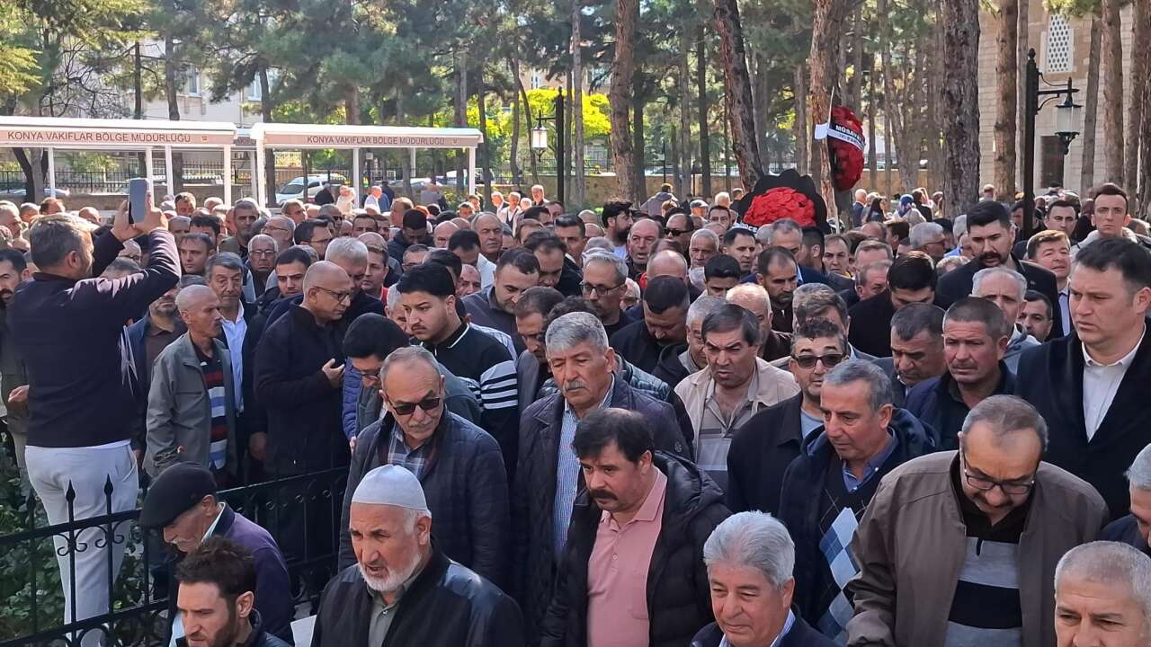 Konya’da yürek yakan veda! Kahvehanede öldürülen İbrahim Aktaş toprağa verildi 10